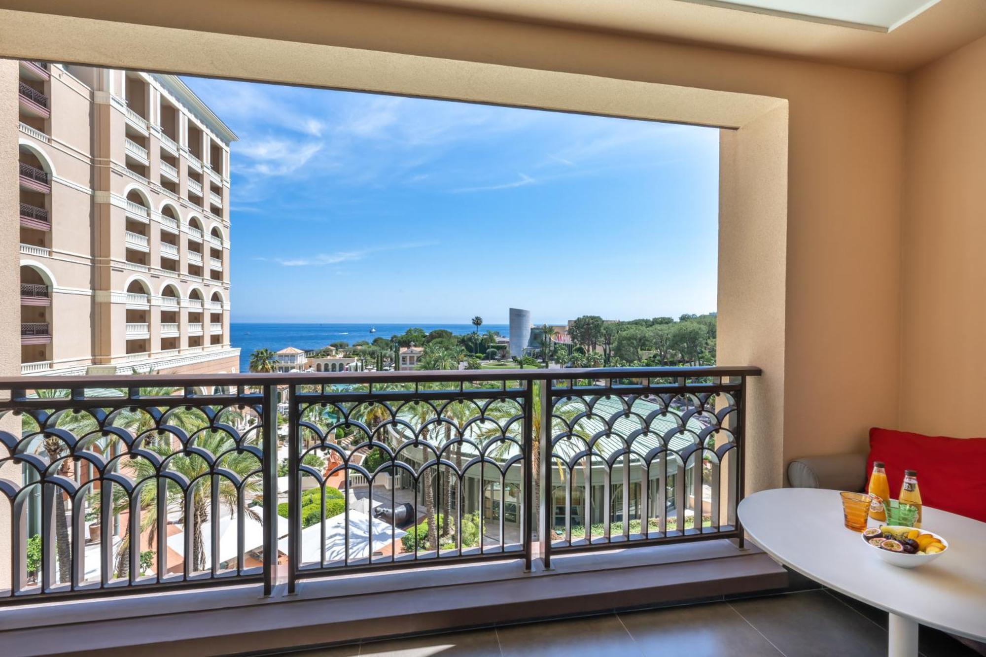 Hotel Monte-carlo Bay & 4*
